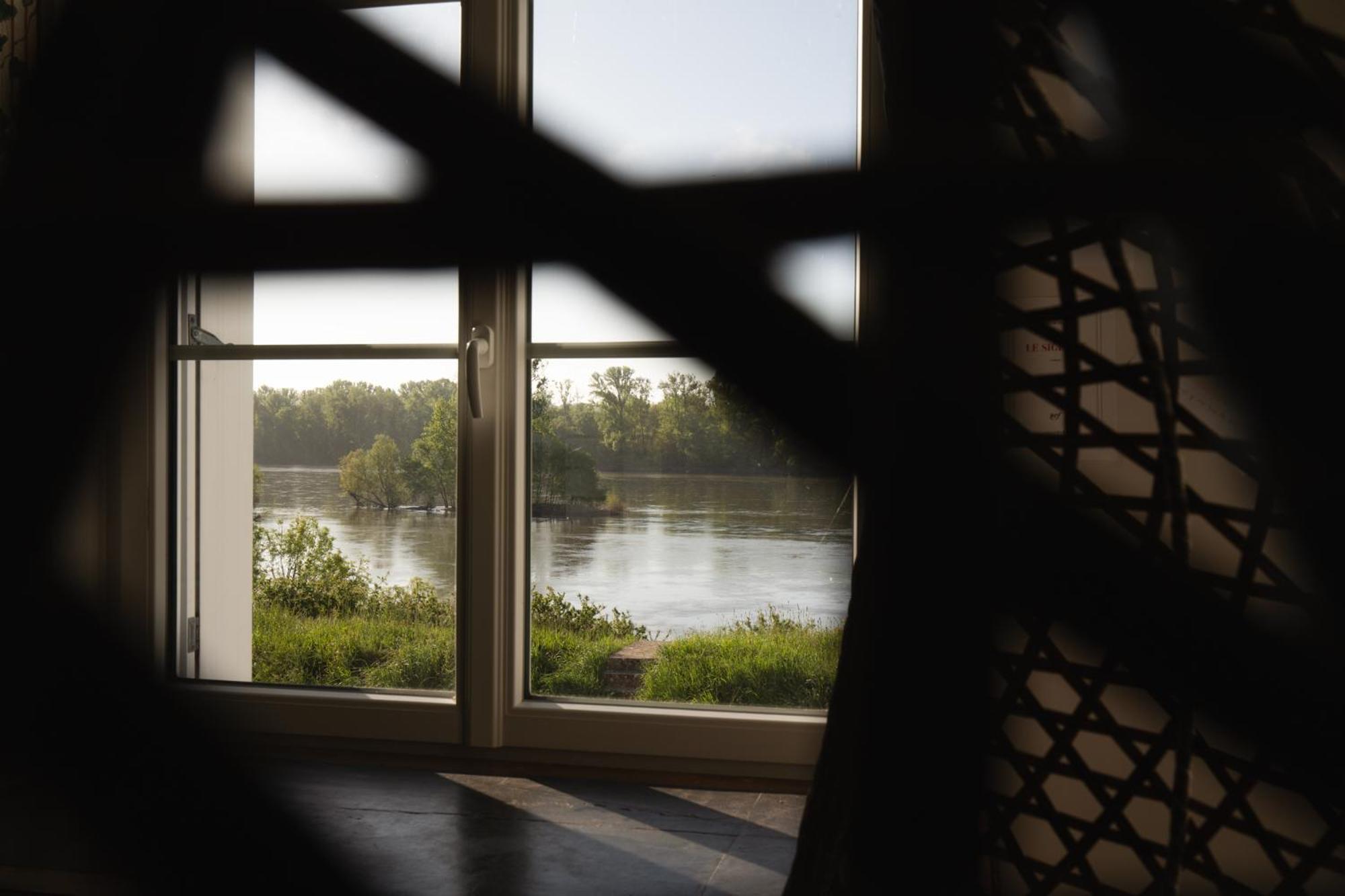 Jacuzzi Et Vue Sur Loire - Maison D'Hotes L'Odyssee La Chapelle-sur-Loire Buitenkant foto